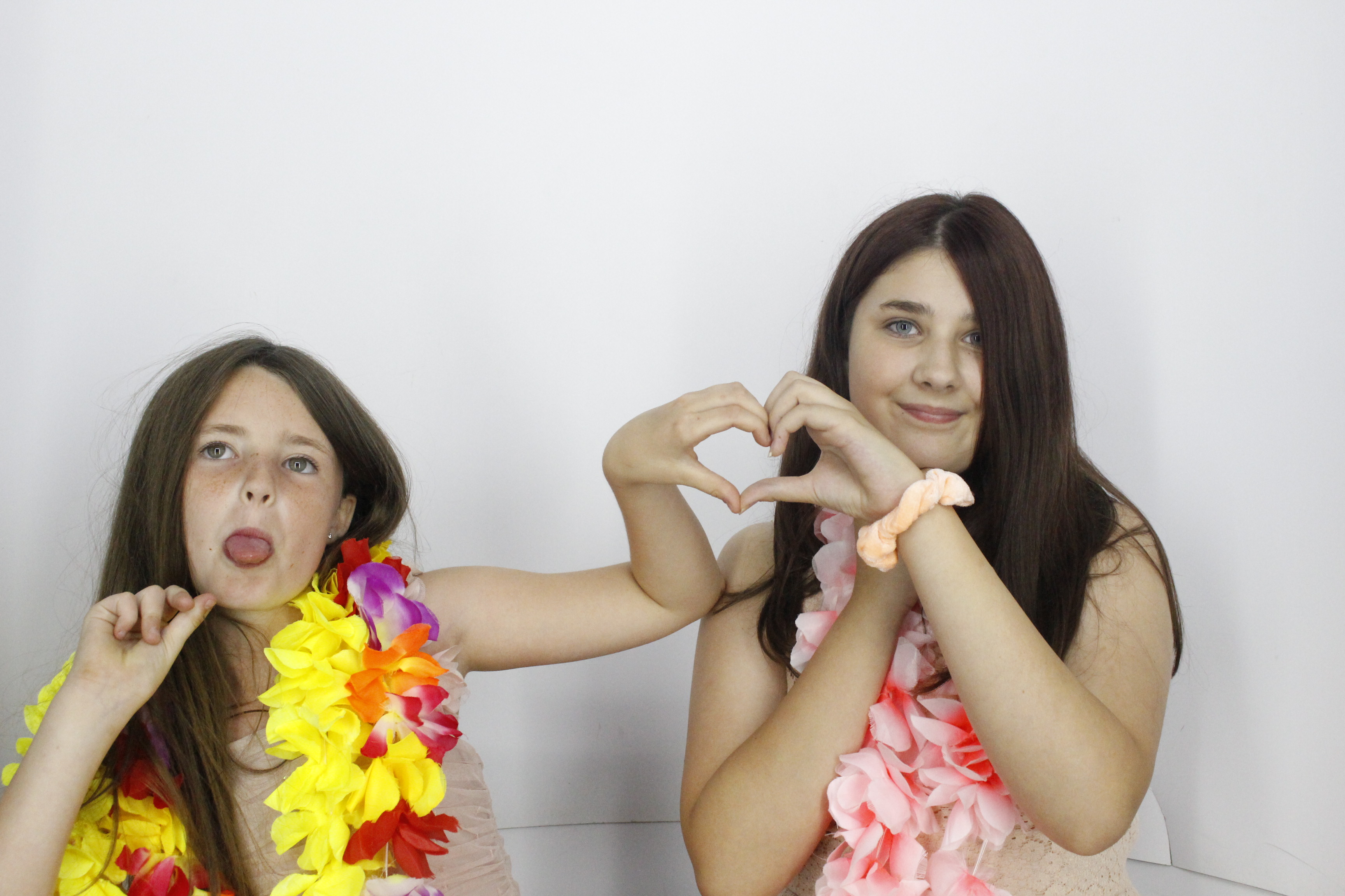 Sam & Rachel's Wedding | View more photos from the event at gallery.myphotoboothexperience.co.uk/u/MyPhotoBoothExperienceLtd/Sam-Rachels-Wedding